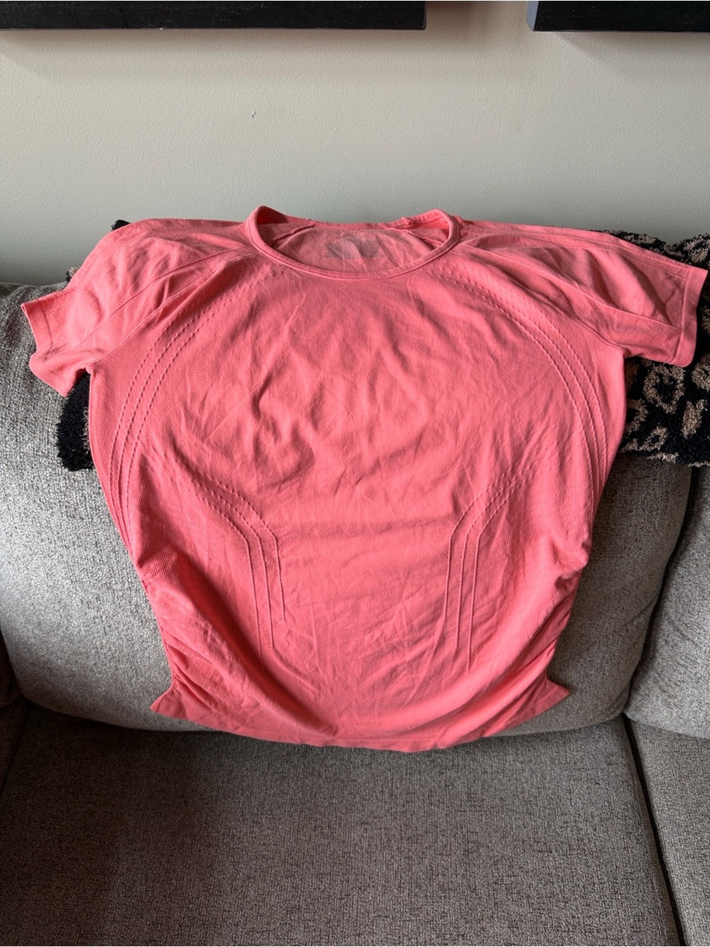 NWOT. Never Worn. Gaiam XL Coral Short-Sleeve Women's Ruched Top